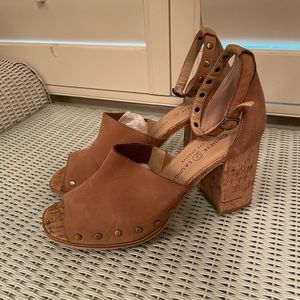 Chinese Laundry Savana Heeled Sandals, Brown, 10